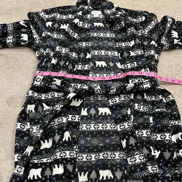 Old Navy Robe - Picture 6 of 8